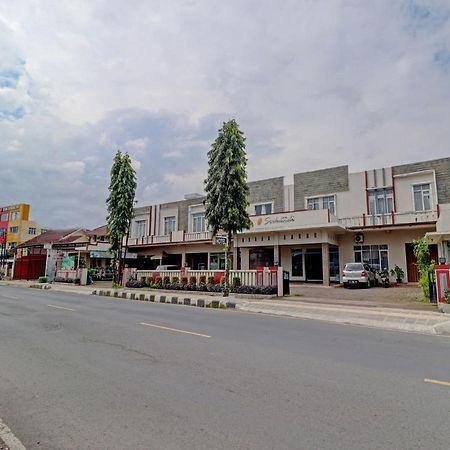 Oyo 90347 Hotel Srikandi Syariah Tasikmalaya Eksteriør bilde