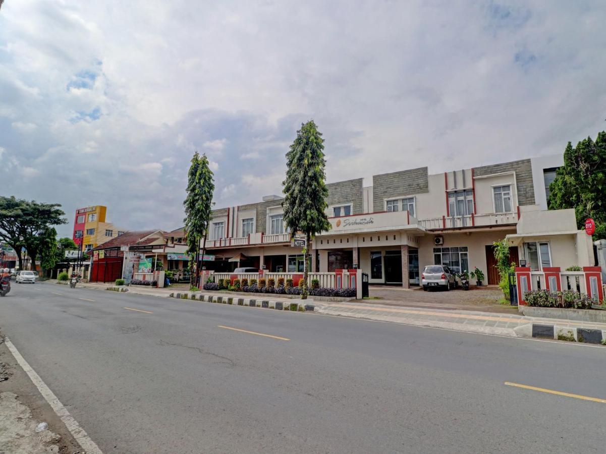 Oyo 90347 Hotel Srikandi Syariah Tasikmalaya Eksteriør bilde