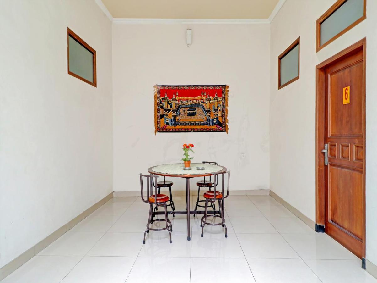 Oyo 90347 Hotel Srikandi Syariah Tasikmalaya Eksteriør bilde