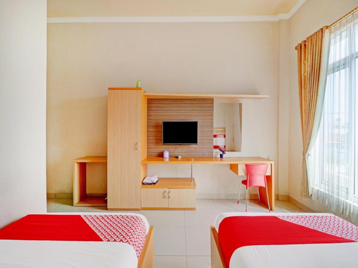 Oyo 90347 Hotel Srikandi Syariah Tasikmalaya Eksteriør bilde
