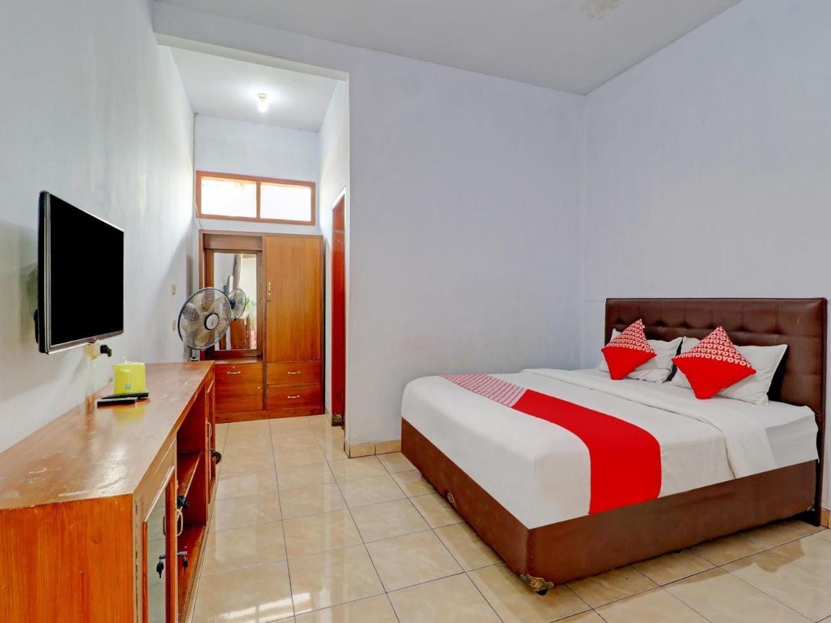 Oyo 90347 Hotel Srikandi Syariah Tasikmalaya Eksteriør bilde