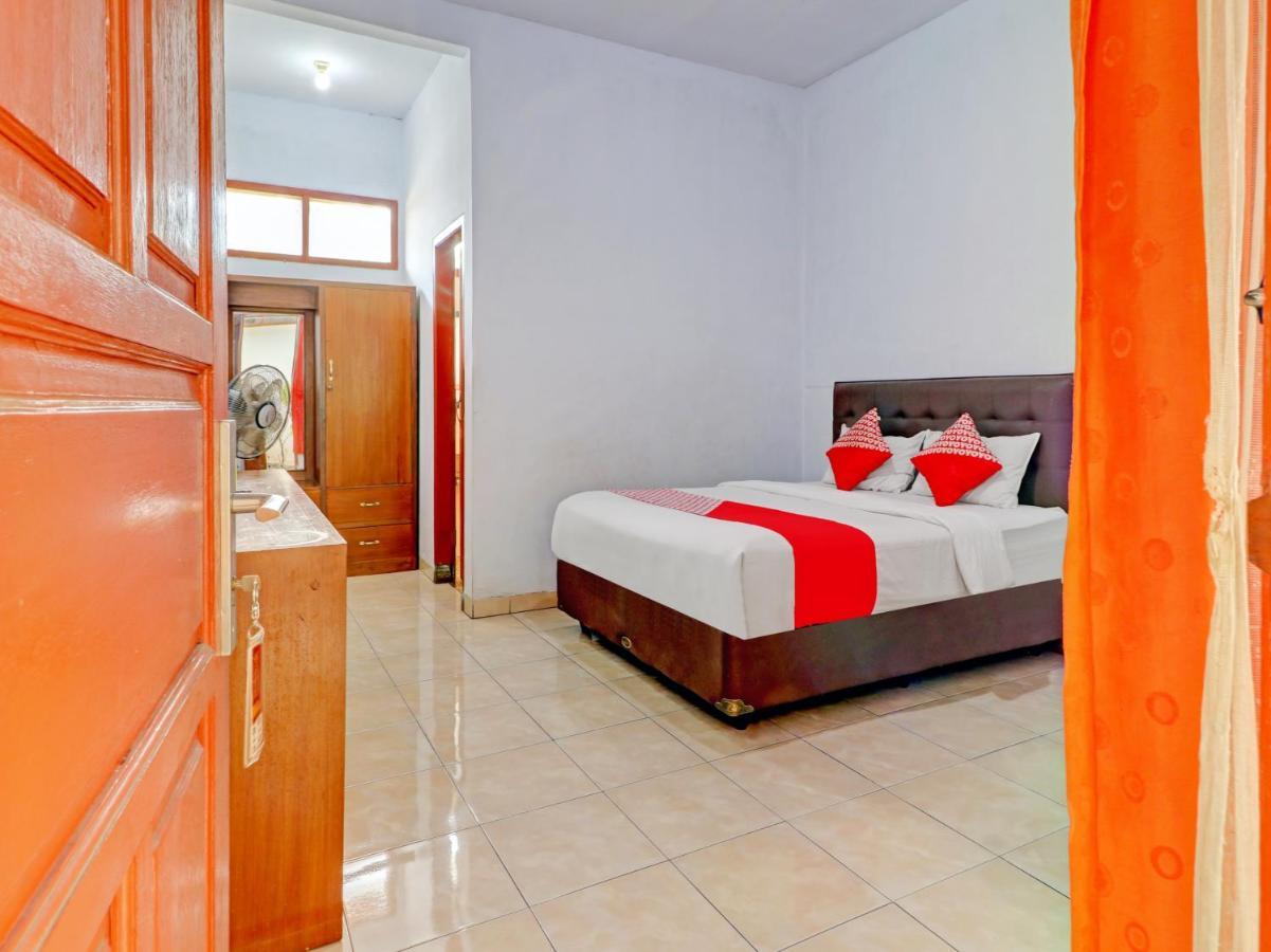 Oyo 90347 Hotel Srikandi Syariah Tasikmalaya Eksteriør bilde