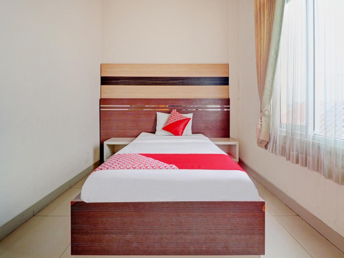 Oyo 90347 Hotel Srikandi Syariah Tasikmalaya Eksteriør bilde